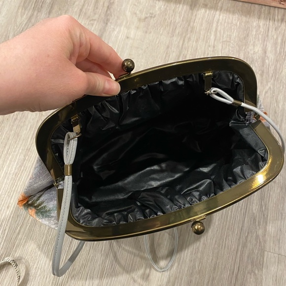 VINTAGE | Velour Floral Print Large Purse - Picture 5 of 7